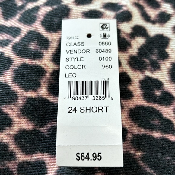 NWT PacSun Casey Low Rise Leopard Jeans - Picture 8 of 8